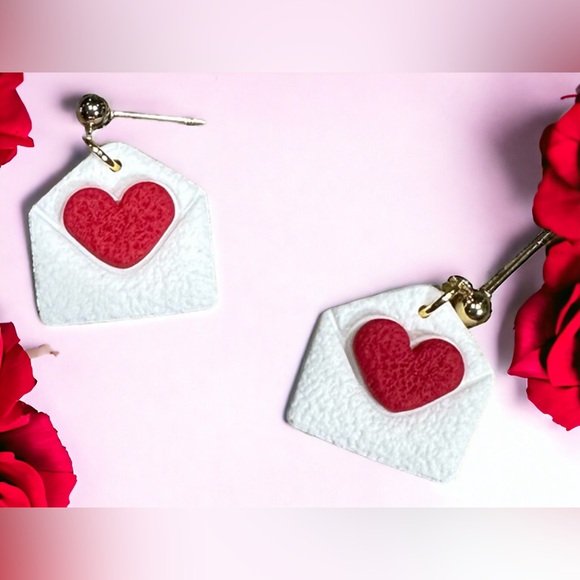 Love Notes Dangle Earrings- White/Red - Picture 1 of 2